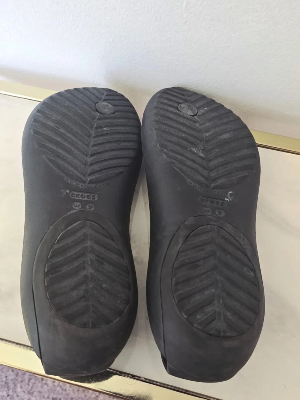 Crocs Women's Sexi Flip Black T-Strap Thong slip-on Sandals  Size 9